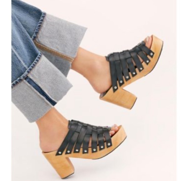 New Free People size 39 or 40 southern charm clog. - Picture 1 of 9